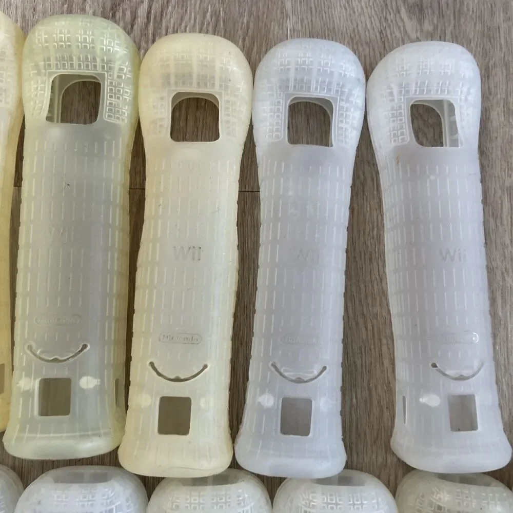 Nintendo Wii Remote Silicone Sleeves Lot of 22 Rubber Gel Cover Black White READ
